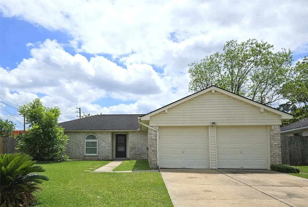 17302 Heritage Bay Drive Webster TX 77598