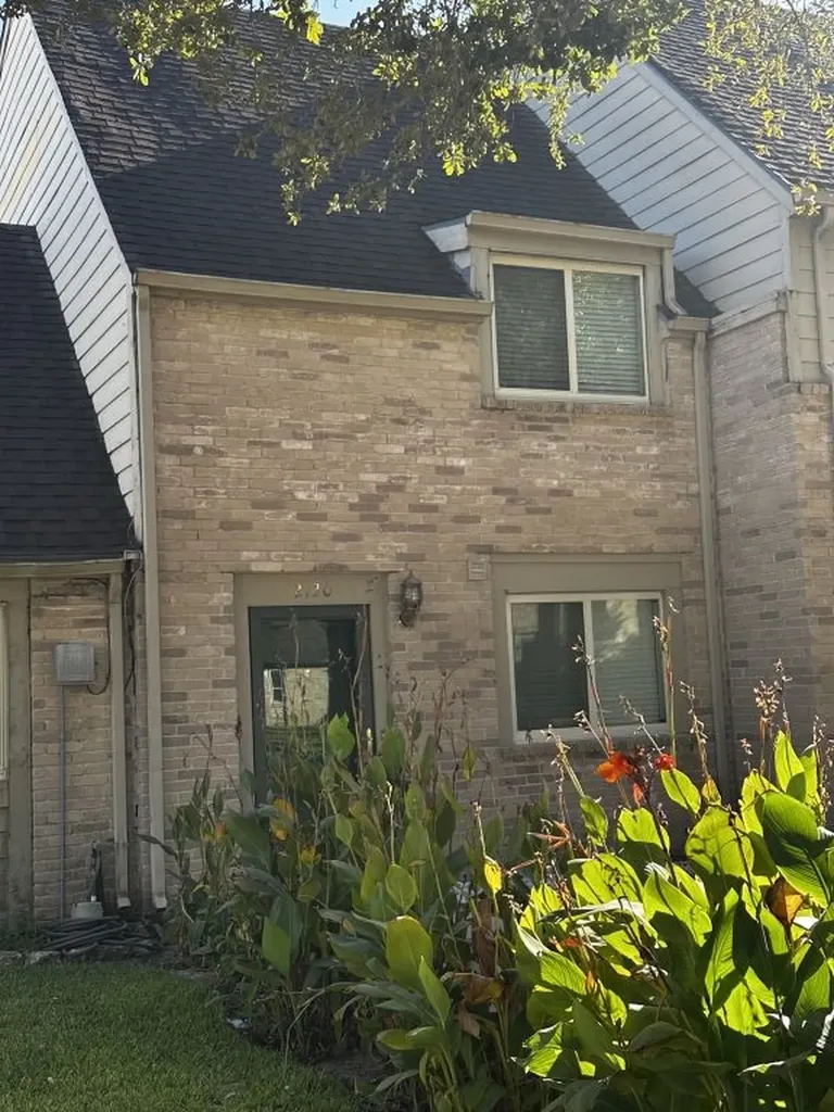 2120 Greenbriar Colony Drive Houston TX 77032