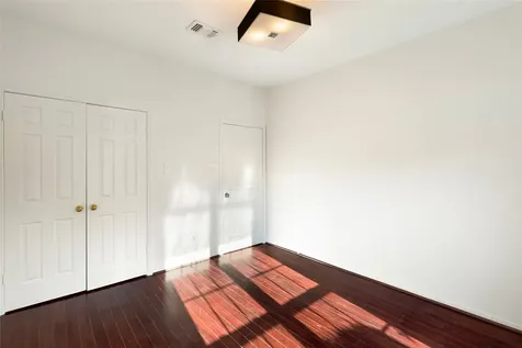 2213 Stanford Street 2213 Houston TX 77006