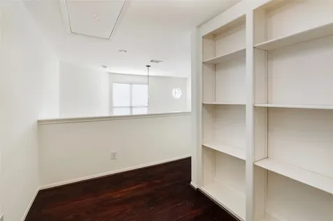 2213 Stanford Street 2213 Houston TX 77006