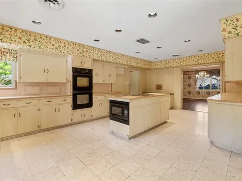 2310 Oak Drive Bay City TX 77414