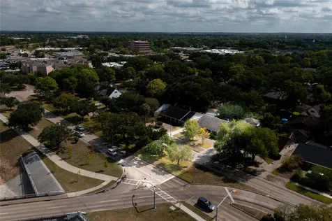 6119 S Braeswood Boulevard Houston TX 77096