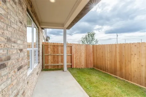 1016 Tillman Lane East Bernard TX 77435