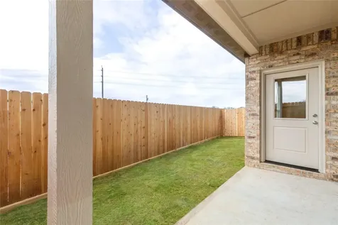 1016 Tillman Lane East Bernard TX 77435