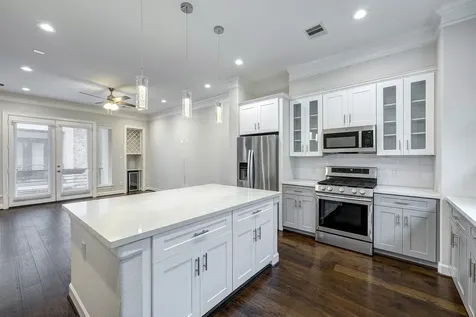 5932 Petty Street B Houston TX 77007