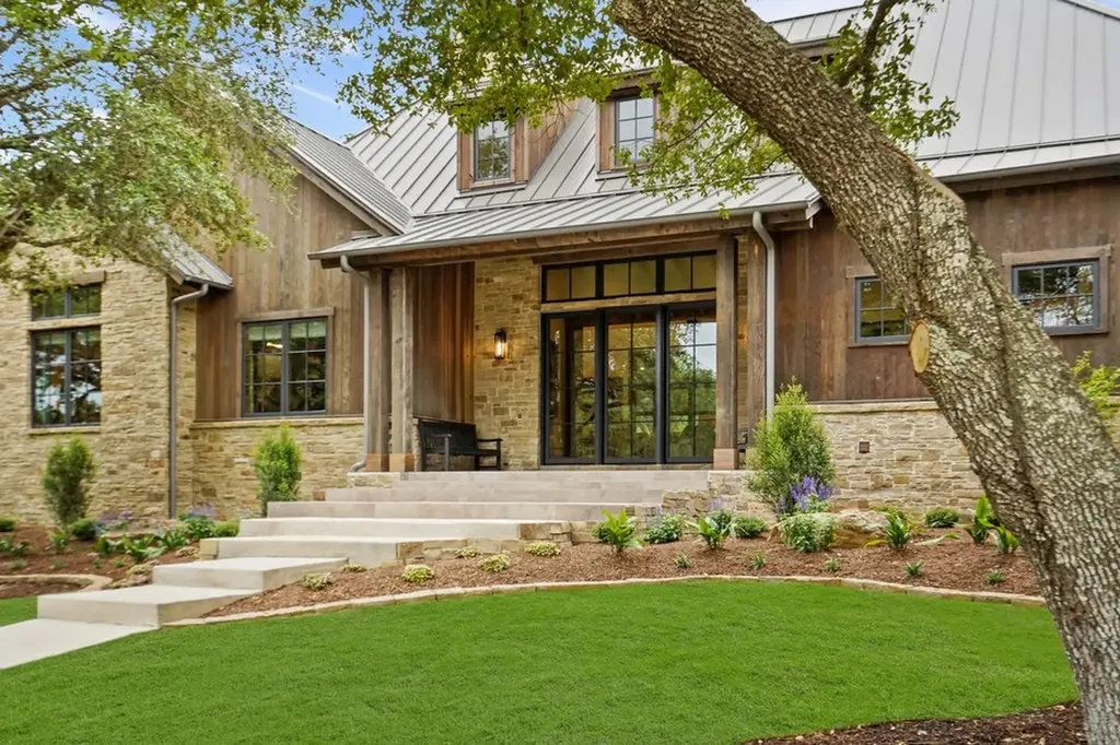 100 Bobwhite Lane Columbus TX 78934