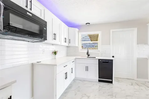 6152 Doulton Drive Houston TX 77033