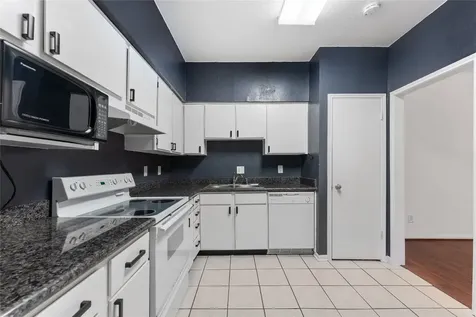 2100 Tanglewilde Street 330 Houston TX 77063