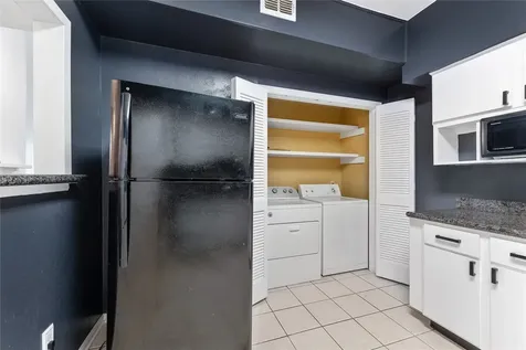 2100 Tanglewilde Street 330 Houston TX 77063