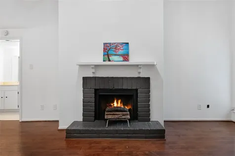 2100 Tanglewilde Street 330 Houston TX 77063