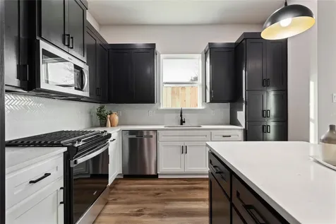 4605 Brady Street B Houston TX 77011
