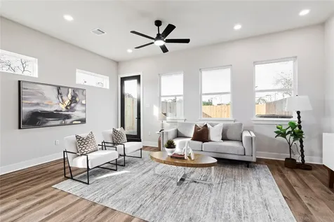 4605 Brady Street B Houston TX 77011