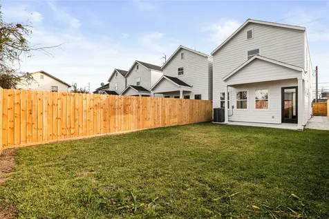 4605 Brady Street B Houston TX 77011