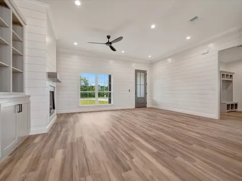 335 Ralph Nerren Huntington TX 75949