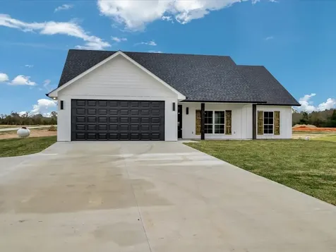 335 Ralph Nerren Huntington TX 75949