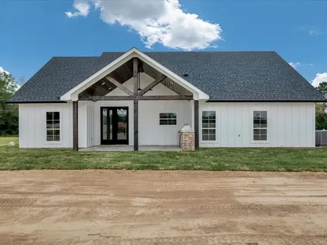 335 Ralph Nerren Huntington TX 75949