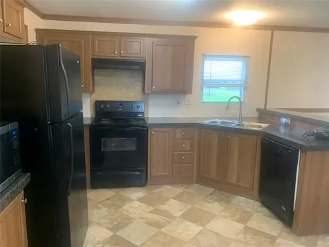 710 Parkmoor Boulevard Edna TX 77957