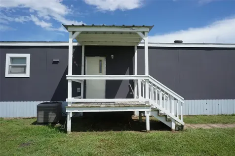 710 Parkmoor Boulevard Edna TX 77957