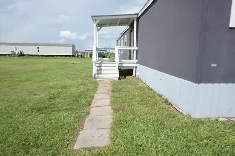 710 Parkmoor Boulevard Edna TX 77957