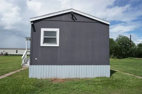 710 Parkmoor Boulevard Edna TX 77957