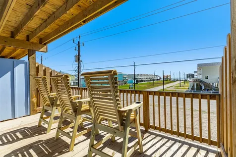 917 Blue Water Highway Surfside Beach TX 77541