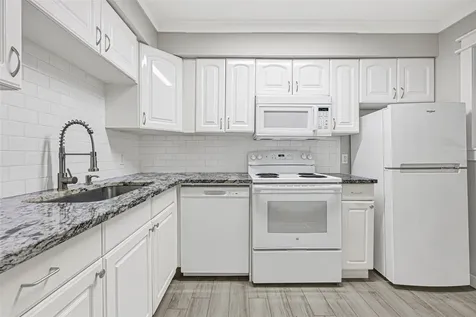 107 E Willowick Avenue 4 Friendswood TX 77546