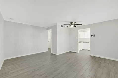 107 E Willowick Avenue 4 Friendswood TX 77546