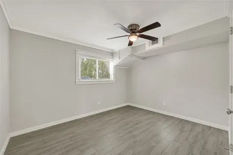 107 E Willowick Avenue 4 Friendswood TX 77546