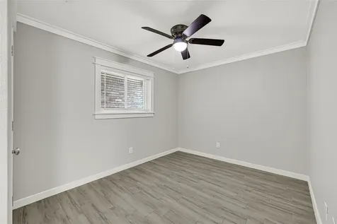 107 E Willowick Avenue 4 Friendswood TX 77546