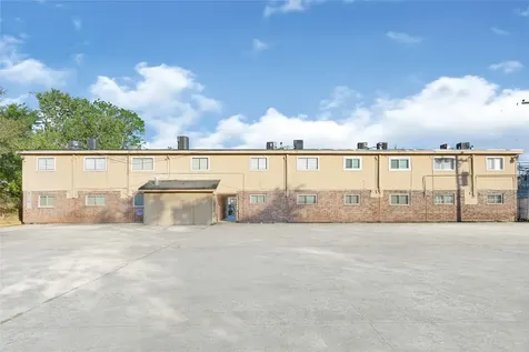 107 E Willowick Avenue 4 Friendswood TX 77546