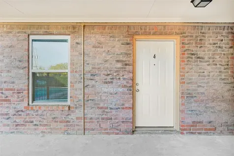 107 E Willowick Avenue 4 Friendswood TX 77546