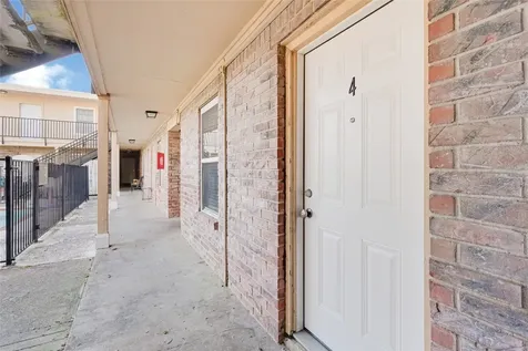 107 E Willowick Avenue 4 Friendswood TX 77546