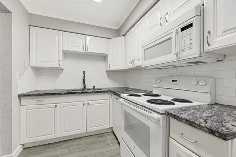 107 E Willowick Avenue 4 Friendswood TX 77546