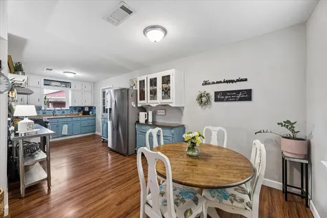 5015 Caplin Street Houston TX 77026