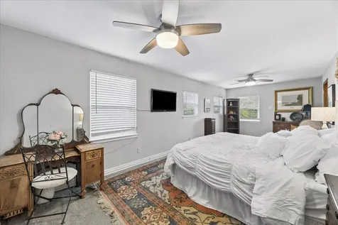 5015 Caplin Street Houston TX 77026
