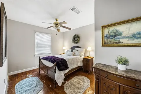 5015 Caplin Street Houston TX 77026