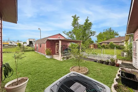 5015 Caplin Street Houston TX 77026