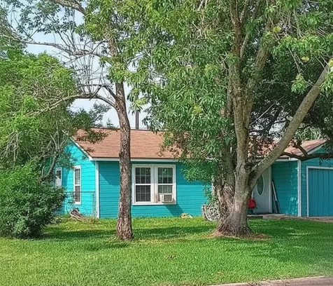 1713 N Avenue H Freeport TX 77541