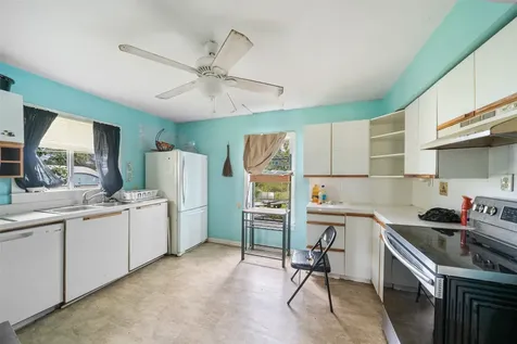 863 Lewis Street Matagorda TX 77414