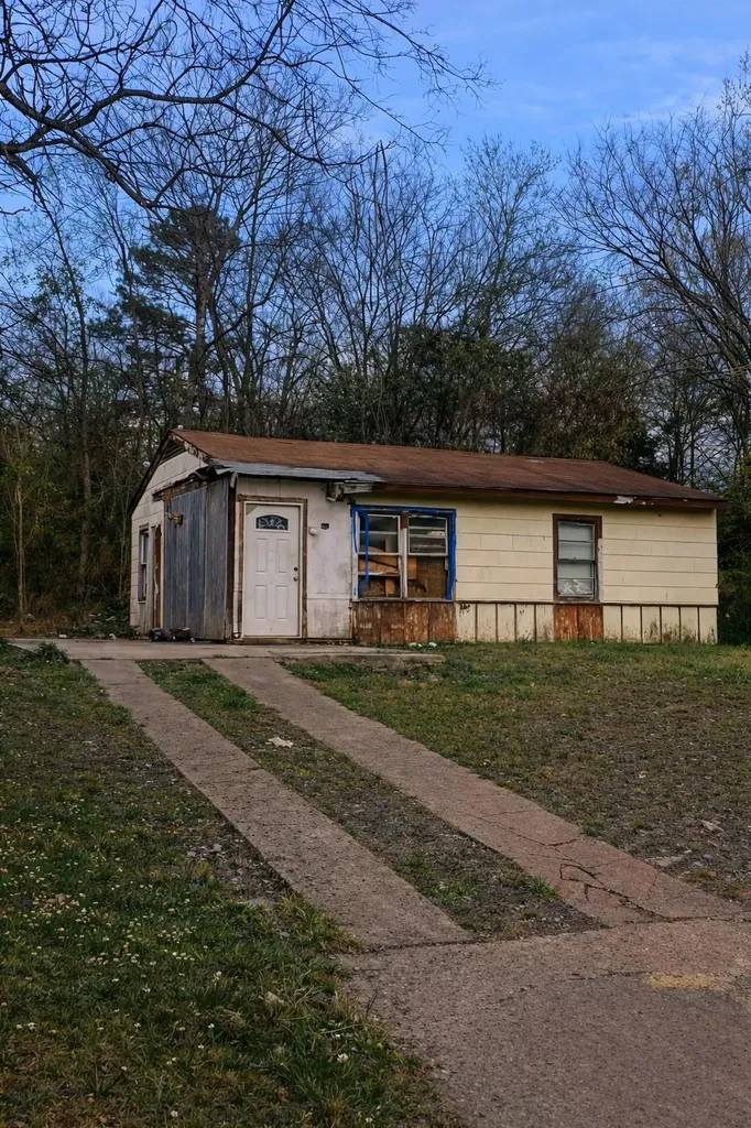 316 Houston Street Lone Star TX 75668