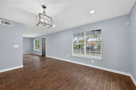 1933 Santa Rosa Street Houston TX 77023