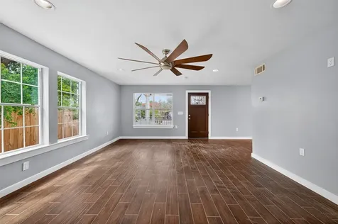 1933 Santa Rosa Street Houston TX 77023