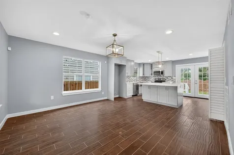 1933 Santa Rosa Street Houston TX 77023