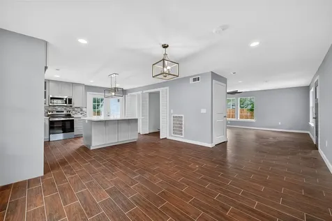 1933 Santa Rosa Street Houston TX 77023