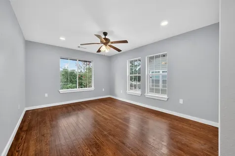 1933 Santa Rosa Street Houston TX 77023