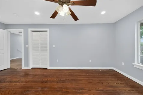 1933 Santa Rosa Street Houston TX 77023