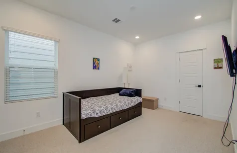970 Highland Sound Lane Houston TX 77091