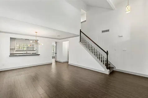 39 W Tallowberry Drive The Woodlands TX 77381