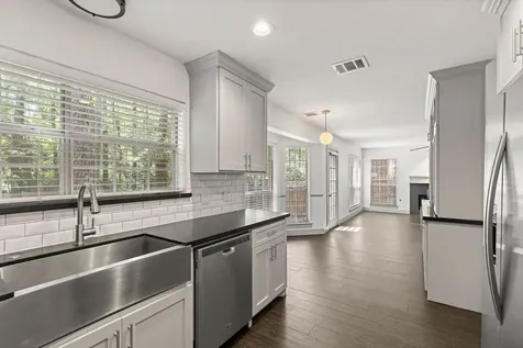 39 W Tallowberry Drive The Woodlands TX 77381
