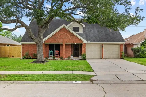 2915 Bentley Court Pearland TX 77584